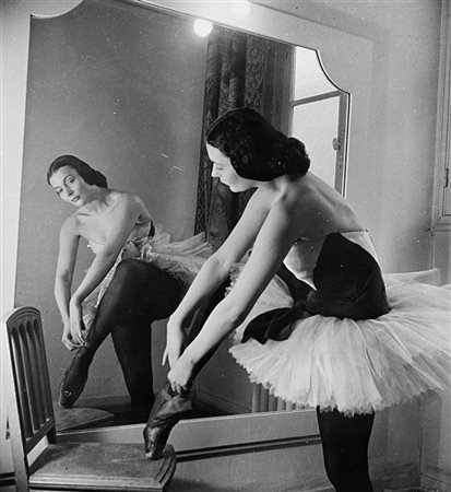 Serge Lido (1906 - 1984) Ludmilla Tcherina 'En revenant', 1946 Stampa vintage...