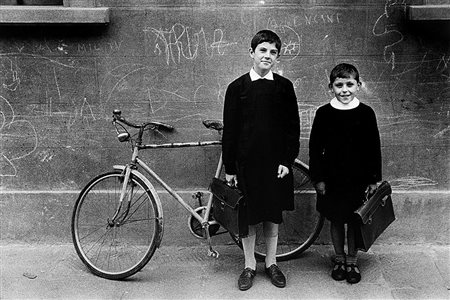 Will McBride (1931 - 2015) Two guys in Florence, 1957 Stampa successiva alla...
