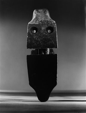 Enrico Cattaneo (1933) Guerriero, 1984 Stampa vintage alla gelatina ai sali...