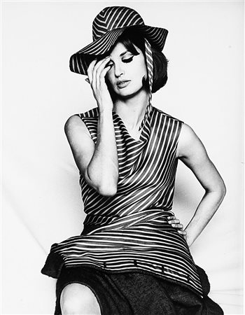 Frank Horvat (1928) Stripped suit, anni 1970 Stampa vintage alla gelatina ai...