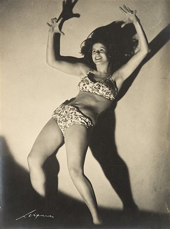 Elio Luxardo (1908 - 1969) Senza titolo, anni 1940 Stampa vintage alla...