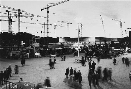 Ugo Mulas (1928 - 1973) Fiera di Milano, 1964 Stampa vintage alla gelatina ai...