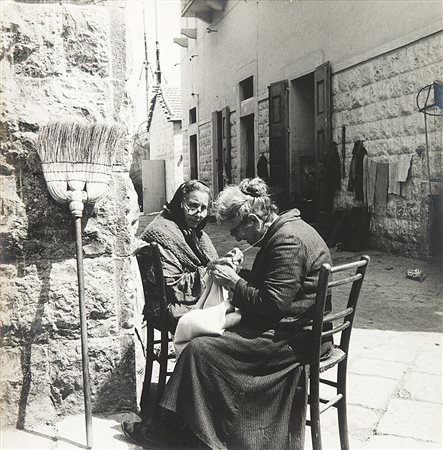 Mimmo Castellano (1932) Paesane, anni 1960 Stampa vintage alla gelatina ai...