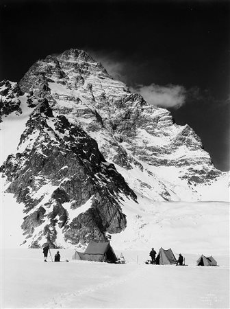 Vittorio Sella (1859 - 1943) K2, 1909 Stampa moderna alla gelatina ai sali...