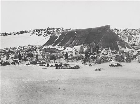 Vittorio Sella (1859 - 1943) La Capanna in autunno nella baia di Teplitz....