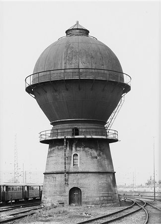 Bernd & Hilla Becher (1959) Wasenrturme, Treier-Ehrnag, 1982 Stampa...