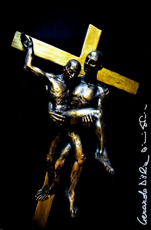 DOMENICO SOORENTINO Agape Bronzo a cera persa su croce di legno cm60x40