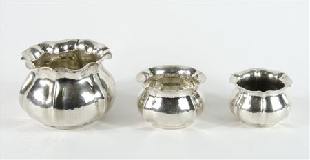 Lotto in argneto composto da 3 contenitori. Gr. tot 640.