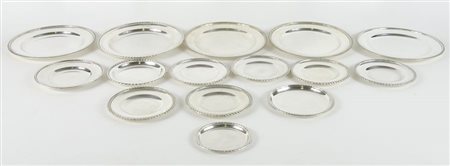 Lotto di 15 piattini vari in argento. Gr. 1680.