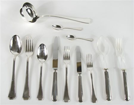 Parte di servizio di posate in argento da 12 persone composto da 84 pezzi....