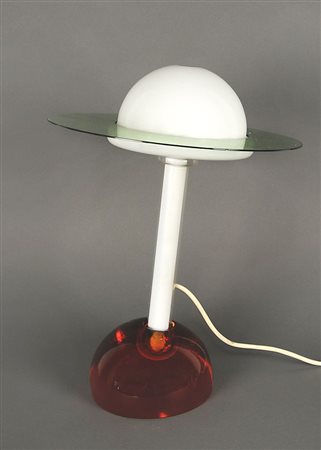 Fontana Arte: lampada da tavolo in vetro modello Plutone. Disegno di D. Puppa...