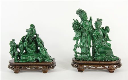 Lotto di 2 sculture in malachite raffiguranti figure orientali, basi in...