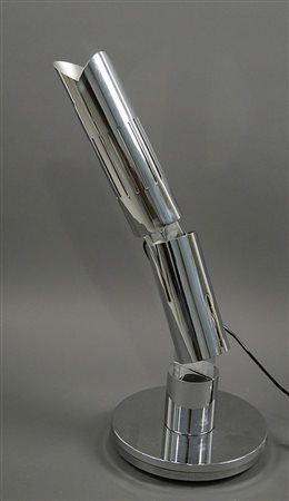 Francesconi: lampada da tavolo cromata modello Cobra. Disegno di G. D'Ali.