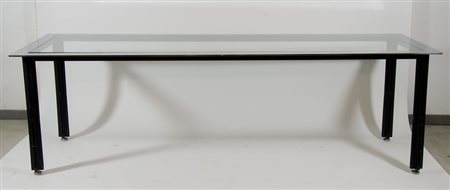 Aucena: grande tavolo da riunioni in metallo con piano in cristallo. Disegno...