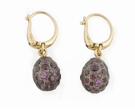 Orecchini pendenti Pomellato a monachella in oro rosa con pendente a forma di...