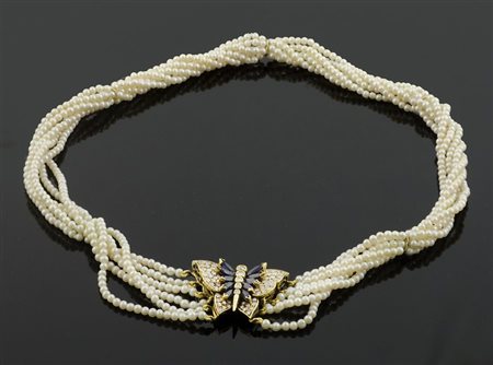 Collier a tre fili di perline con chiusura a forma di farfalla in oro giallo,...