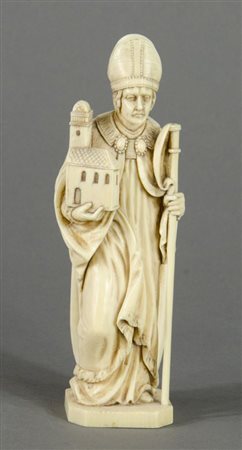 Scultura in avorio finemente scolpita raffigurante Vescovo. Europa, XIX...