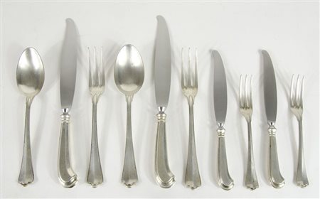 Parte di servizio di posate in argento San Marco. gr tot 1150.