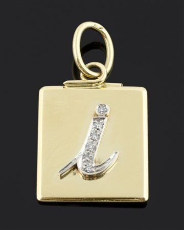 Pomellato: ciondolo rettangolare in oro giallo e brillanti. Gr. 21,8.