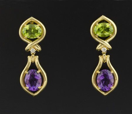 Orecchini pendenti in oro giallo con brillanti , peridoto e finale di ametiste