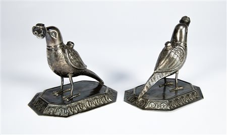 ARGENTIERE DEL XIX SECOLO Coppia di oggetti argento raffiguranti volatili. ....