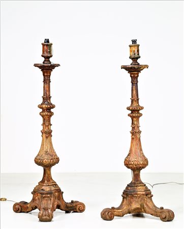 VENEZIA, XVIII SECOLO Coppia di torciere in legno intagliato, laccato e...