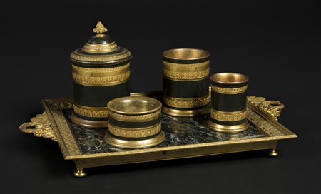 FRANCIA, PERIODO DELL'IMPERO Gruppo di quattro calamai in bronzo dorato,...