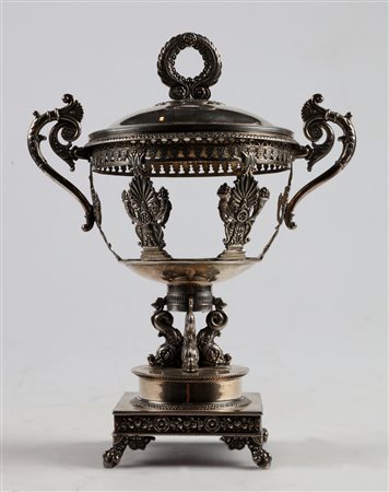 ARGENTIERE FRANCESE DEL XIX SECOLO Zuccheriera in argento. . Cm 18,00 x...