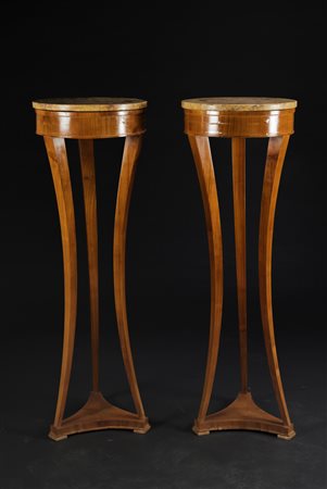 MANIFATTURA FRANCESE DEL XIX SECOLO Coppia di athénienne lastronate in legno...