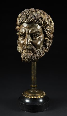 BRONZISTA DEL XIX SECOLO Testa d'uomo su piedistallo, . Bronzo. Cm 30,00 x...