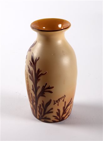 LEGRAS Vaso di forma ovoidale in vetro triplo imitante le pietre dure, decoro...