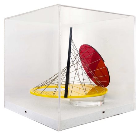 LUIGI VERONESI (1908 - 1998) Costruzione 1992 Scultura in perspex con aste in...