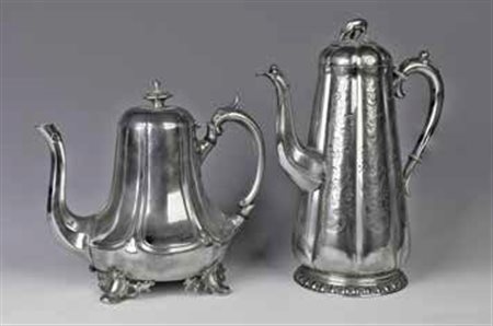 Lotto composto da: - Teiera in silverplate, Sheffield, Shaw & Fisher, fine...