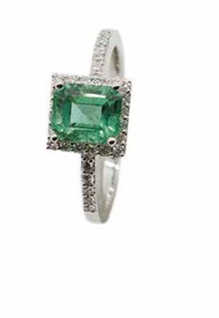 Anello in oro bianco, gr. 3,7, con diamanti del peso complessivo ct. 0,28...