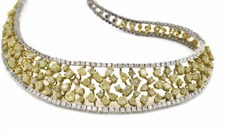 Collier in oro bianco, gr. 68,5, con diamanti taglio brillante del peso...