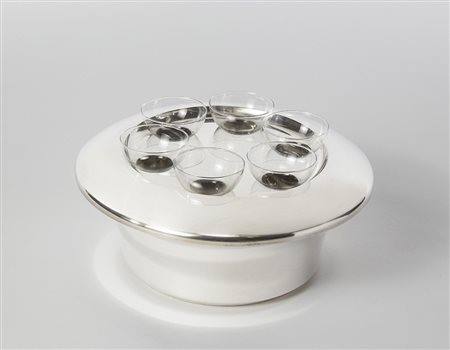 Lino Sabattini (Correggio 1925 - 2016)Servizio da vodka. Anni '70. Metallo...