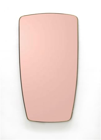 Specchio in vetro rosambrato con cornice in ottone e struttura in legno....