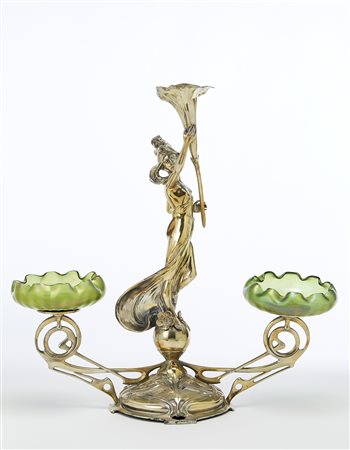 Manifattura centro europea Centrotavola Art Nouveau in fusione di metallo...