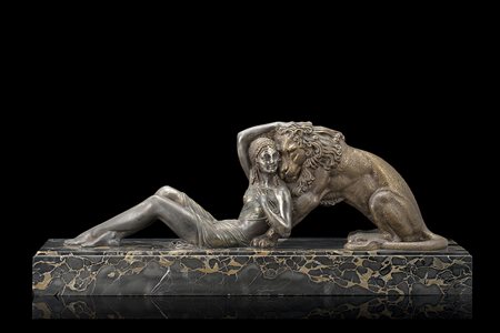 Manifattura francese Scultura Art déco tratta da un modello di Demetre...