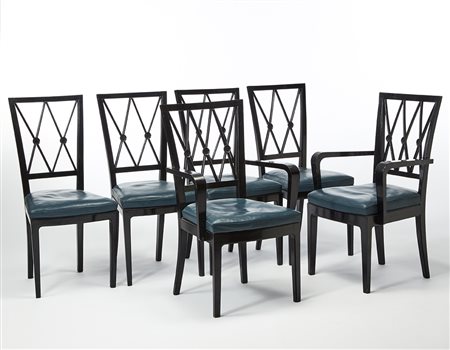 Lotto composto da quattro sedie e due capotavola in stile Novecento in legno...