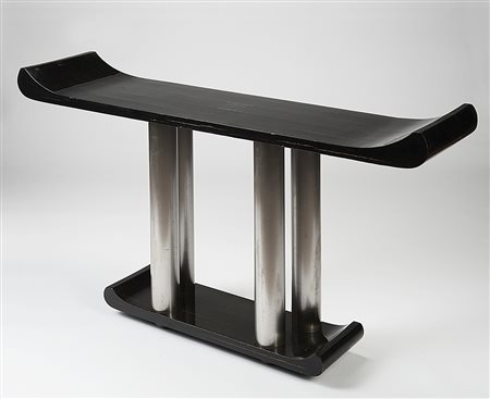 Consolle di gusto déco con base a slitta e ripiano in legno ebanizzato,...