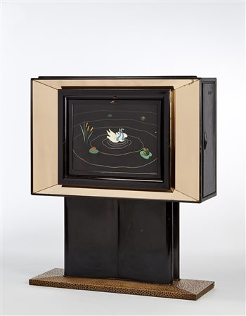 Mobile bar in legno ebanizzato con specchiature in cristallo rosambrato e...