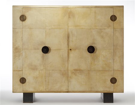 VALZANIA Armadio a due ante completamente rivestito in pergamena con...