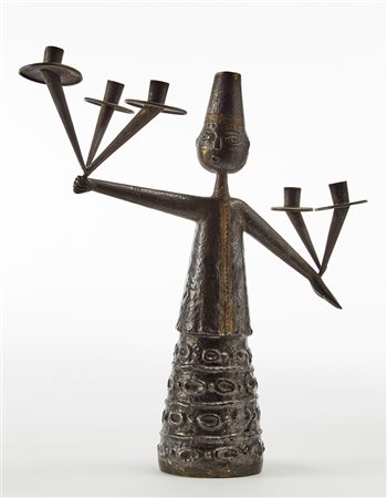 Finzi Candeliere a cinque luci a foggia di figura in abiti mediorientali....