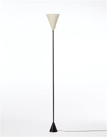 O-Luce (Attribuito)Lampada da terra con base conica e fusto in metallo...