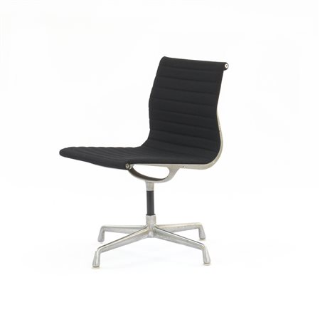 Charles Eames (1907-1978) e Ray Eames (1912-1988) Sedia della serie...