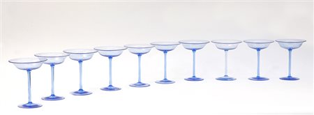 Manifattura di Murano Lotto di dieci coppe in vetro soffiato azzurrino...