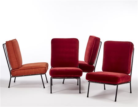 Quattro poltrone con struttura in tubolare metallico piegato e saldato,...