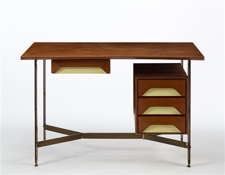 Scrittoio ad un cassetto sottopiano e tre cassetti laterali con struttura in...