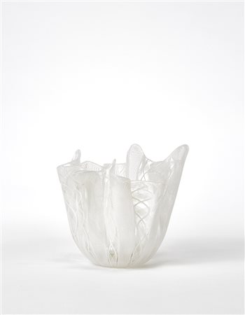 Paolo Venini (Milano 1895 - Venezia 1959)Piccolo vaso "fazzoletto" a canne di...